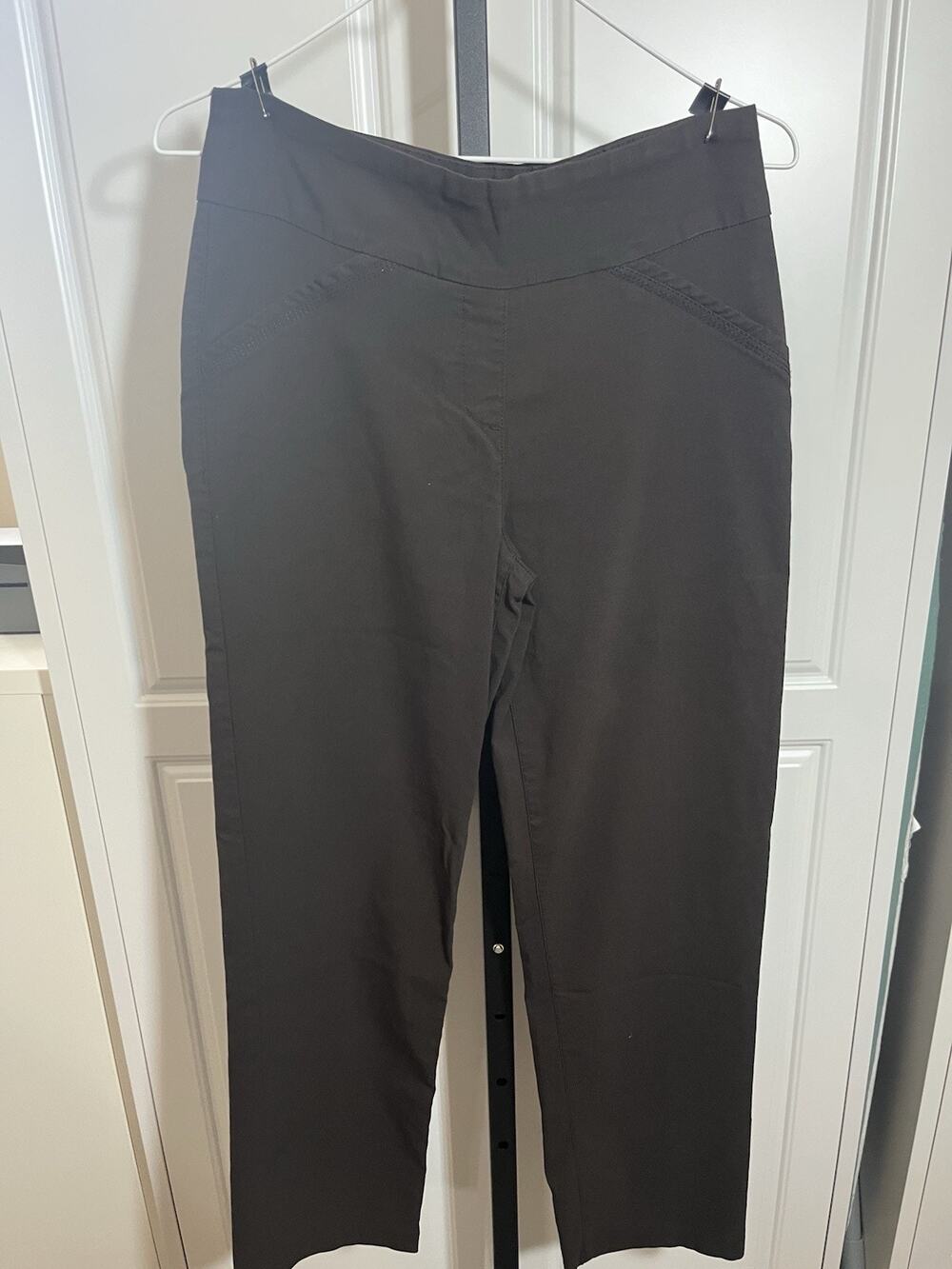 Kim Rogers Women’s Pull On Brown Shaping Dress Pants Sz 8 AVG